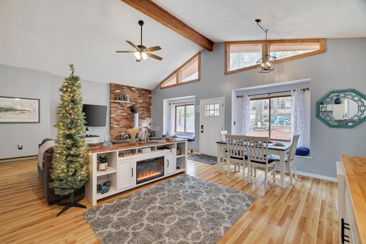 Premier Cozy Cabin - Free Amenities & Comm Indoor Pools بوشكيل المظهر الخارجي الصورة