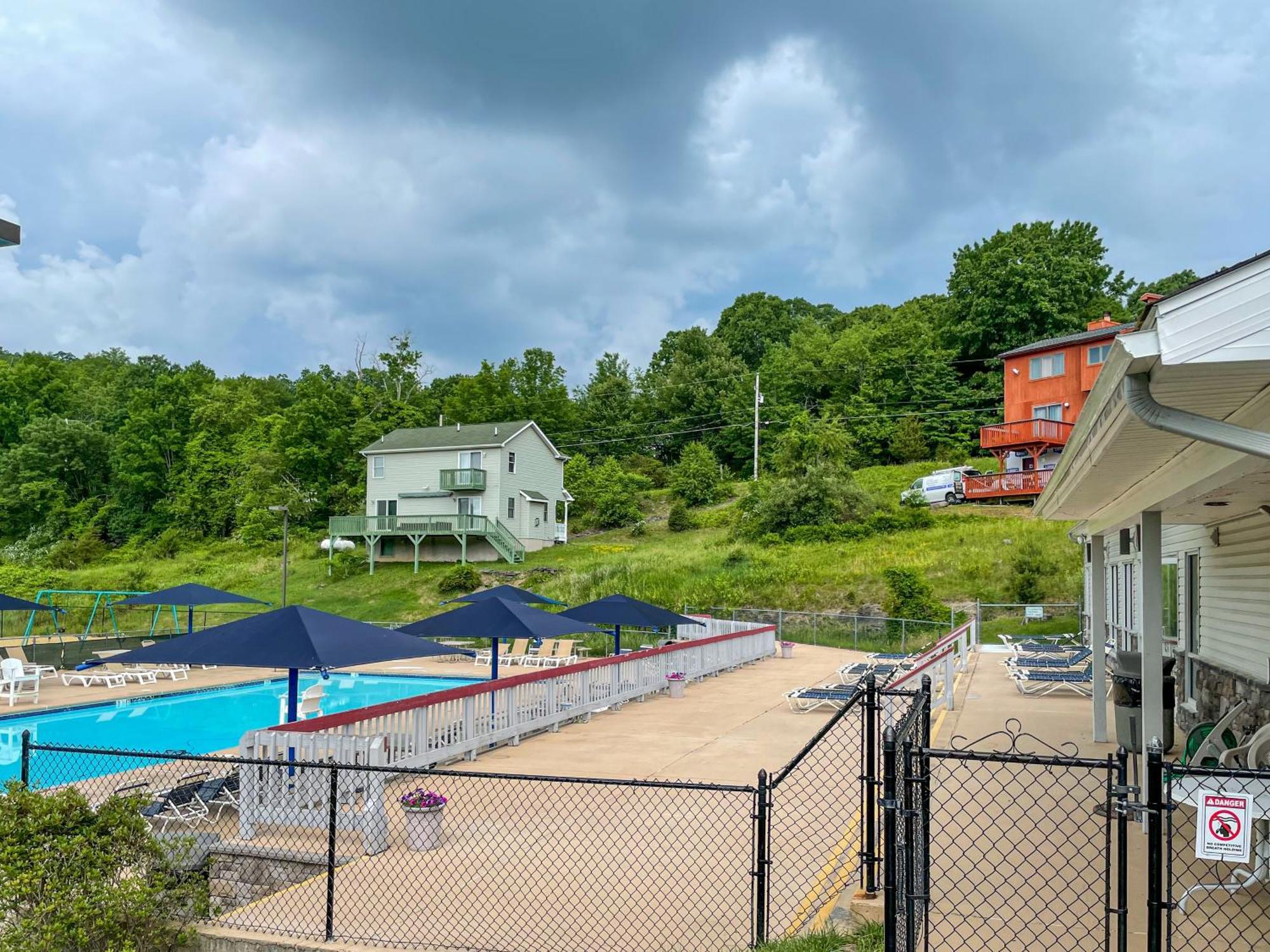 Premier Cozy Cabin - Free Amenities & Comm Indoor Pools بوشكيل المظهر الخارجي الصورة