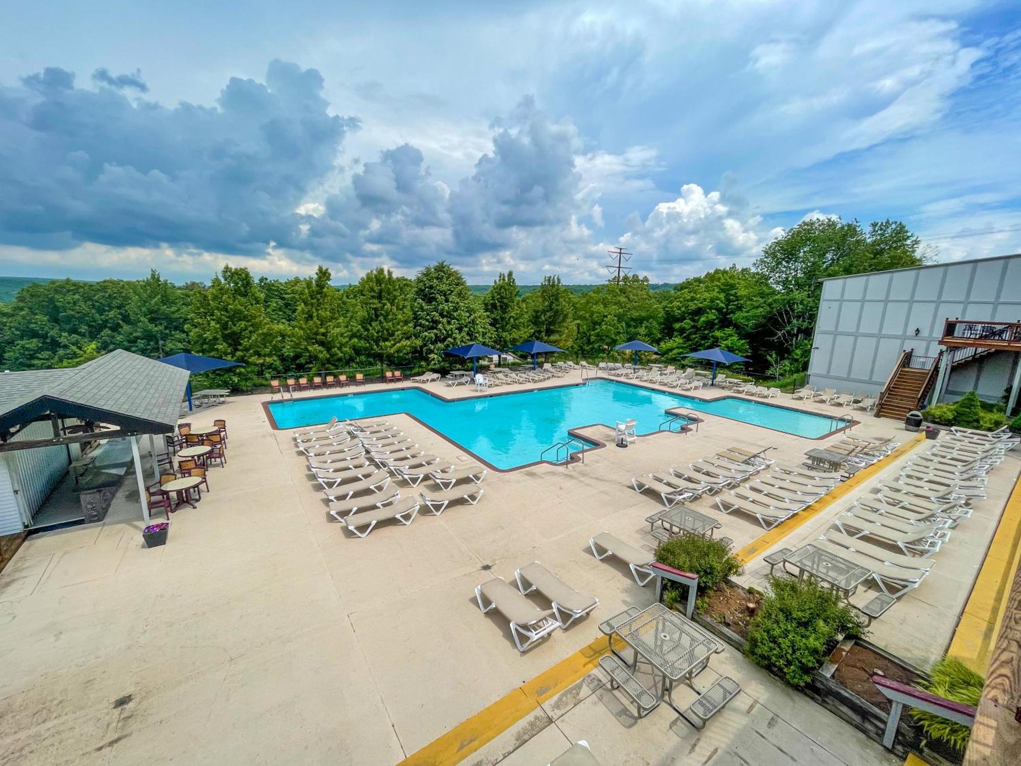 Premier Cozy Cabin - Free Amenities & Comm Indoor Pools بوشكيل المظهر الخارجي الصورة