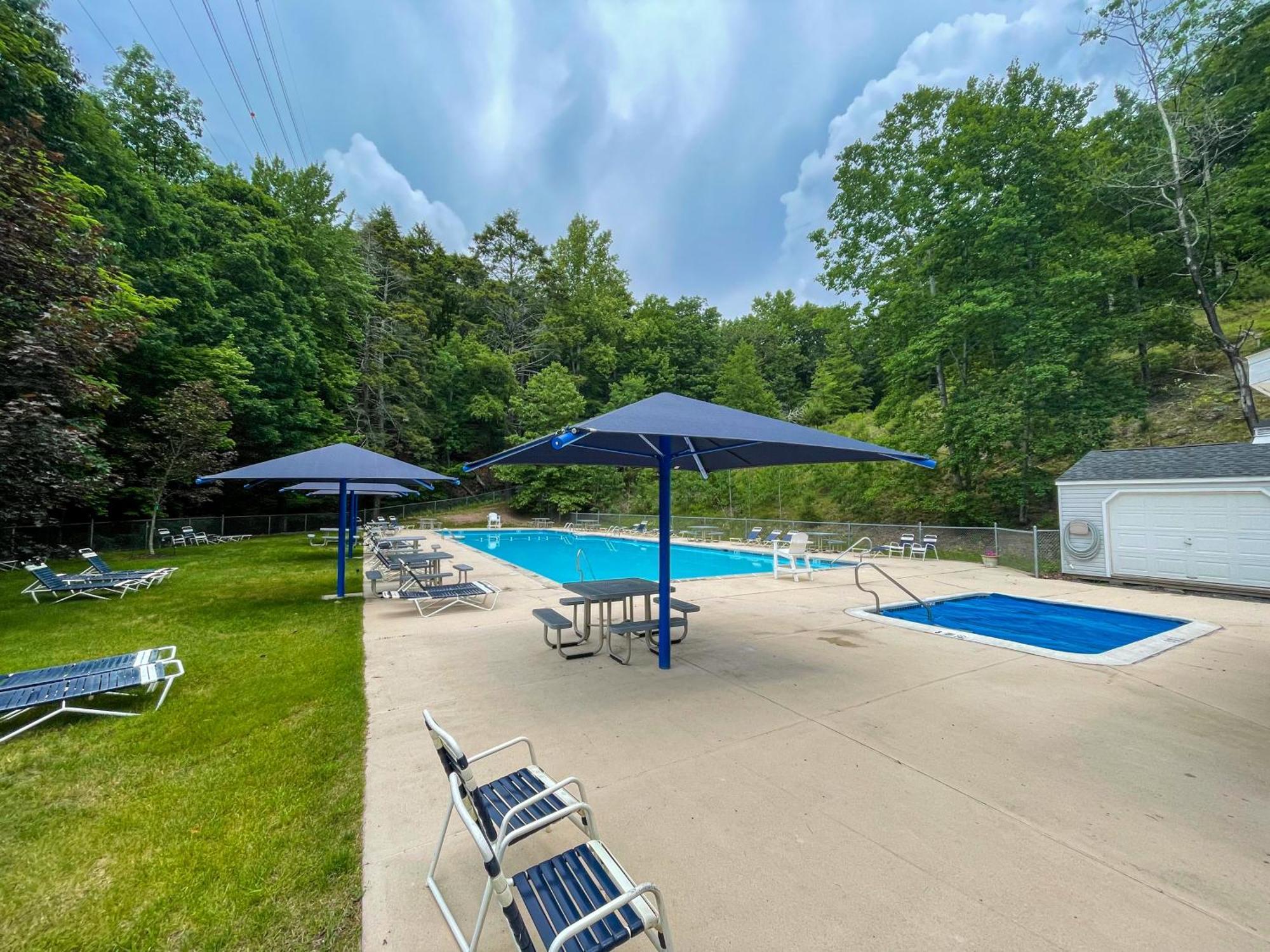 Premier Cozy Cabin - Free Amenities & Comm Indoor Pools بوشكيل المظهر الخارجي الصورة